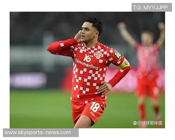 国王杯曼联逆转莱比锡帽子戏法点燃全场激情与转会传闻交织