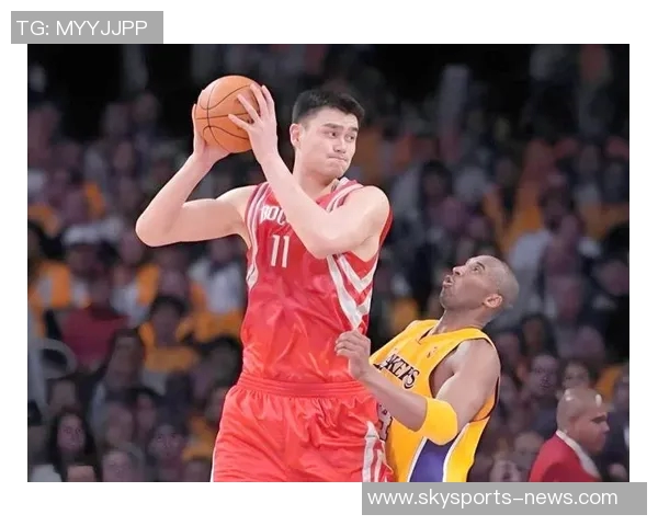 姚明在美国机场的独特经历与篮球传奇的交汇瞬间