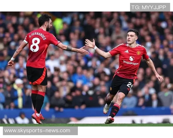 英超焦点战曼联与热刺激战成平点球大战引发全场热烈反响