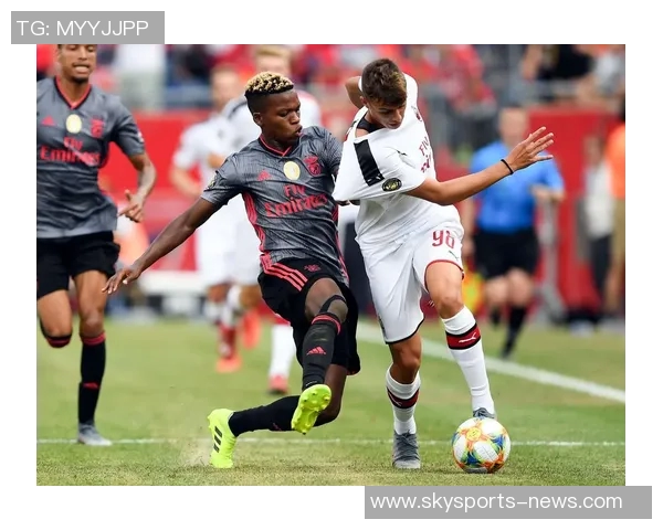 足总杯精彩对决AC米兰狂胜本菲卡6比2绝杀瞬间引发全场欢呼 足总杯精彩对决AC米兰狂胜本菲卡6比2绝杀瞬间引发全场欢呼