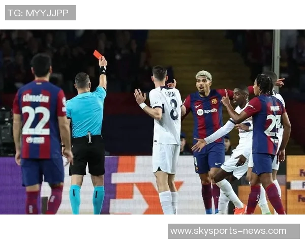 意甲激战:多特蒙德与巴黎圣日耳曼战成平局帽子戏法引发争议判罚 意甲激战:多特蒙德与巴黎圣日耳曼战成平局帽子戏法引发争议判罚